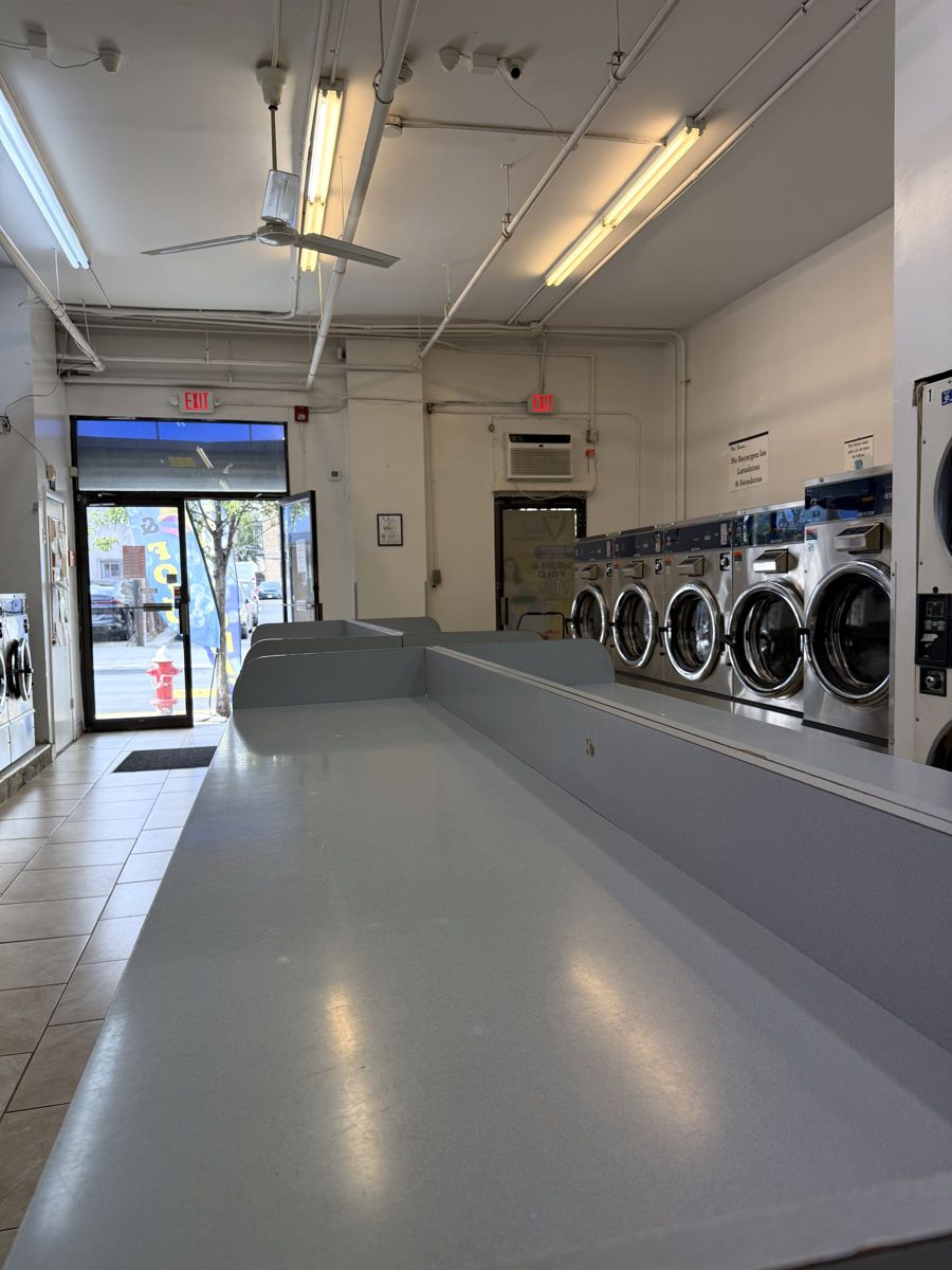 Folding tables and washers